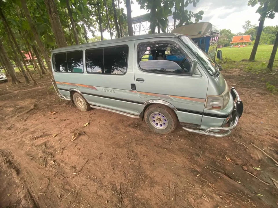 1995 Toyota Commuter IV (H100) 2