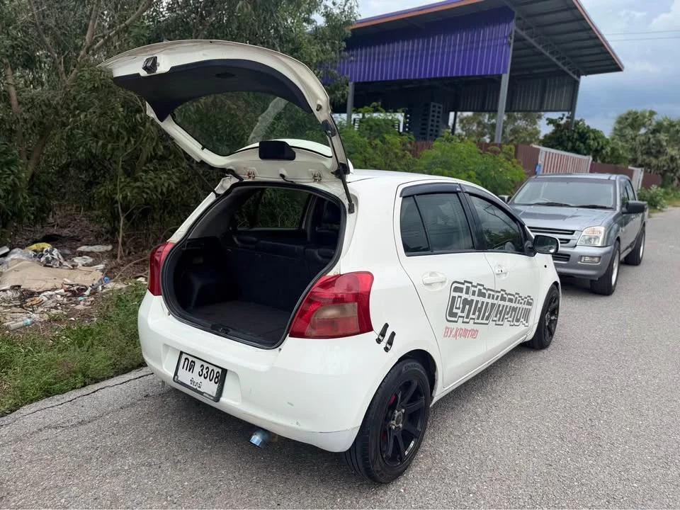 2007 Toyota Yaris II 2