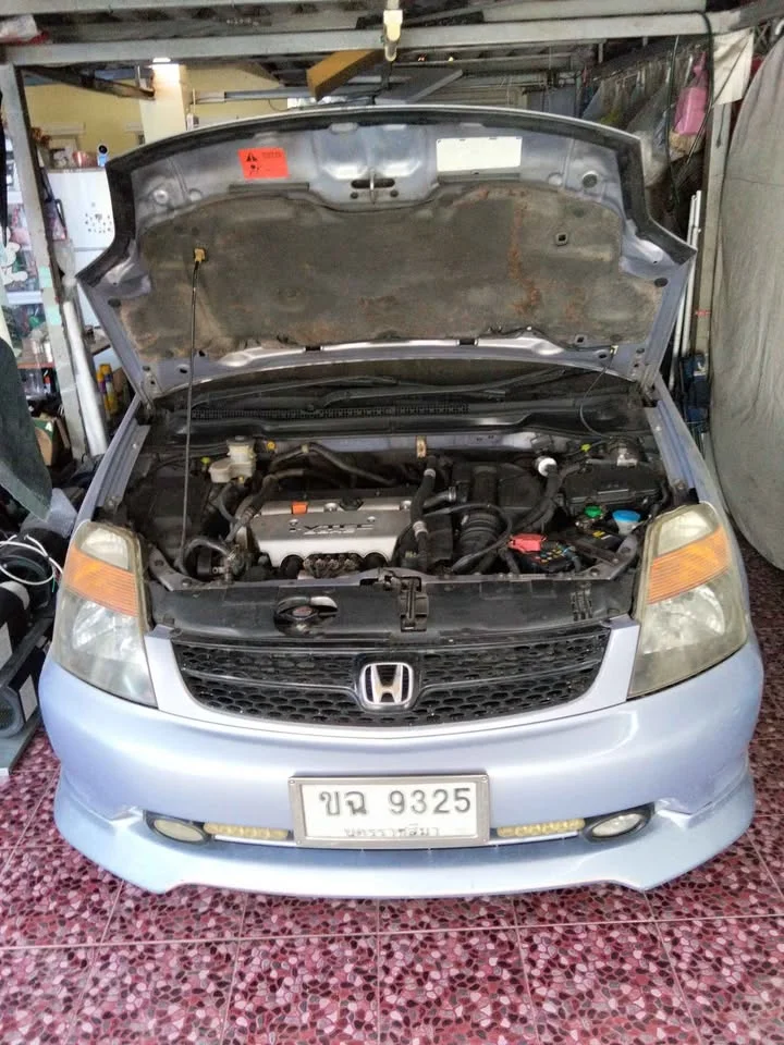 2000 Honda Stream I 2