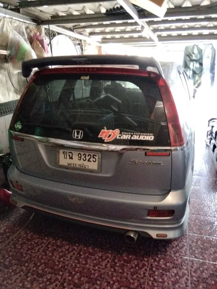 2000 Honda Stream I 3