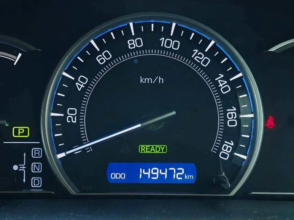 2016 Toyota Voxy III 3