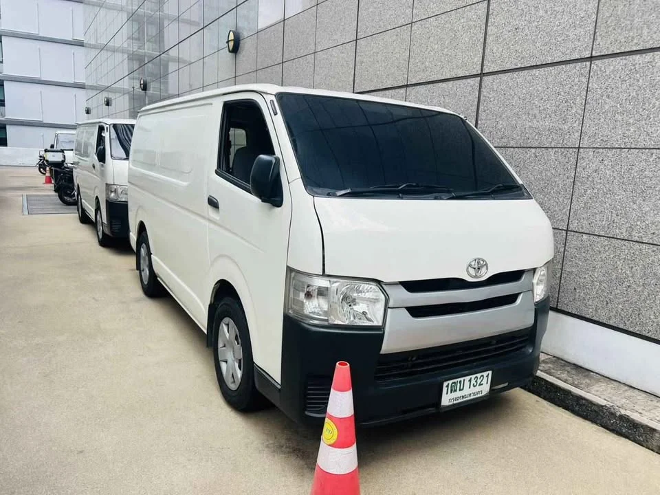 2015 Toyota HiAce V (H200) 3