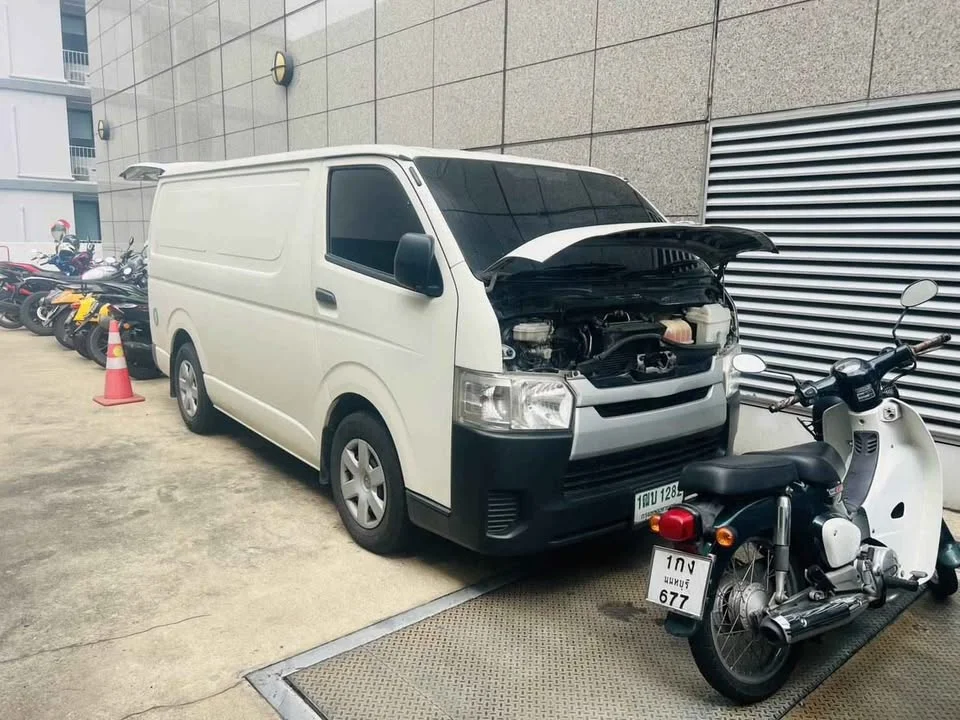 2015 Toyota HiAce V (H200) 2