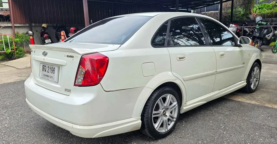 2005 Chevrolet Optra 3