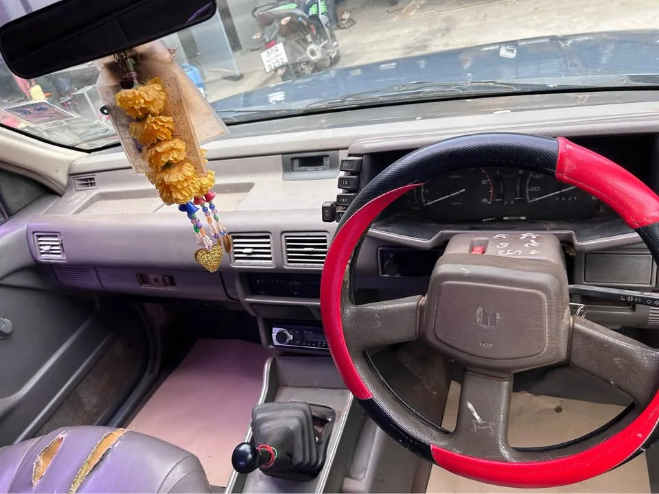 1993 Isuzu TFR III 3