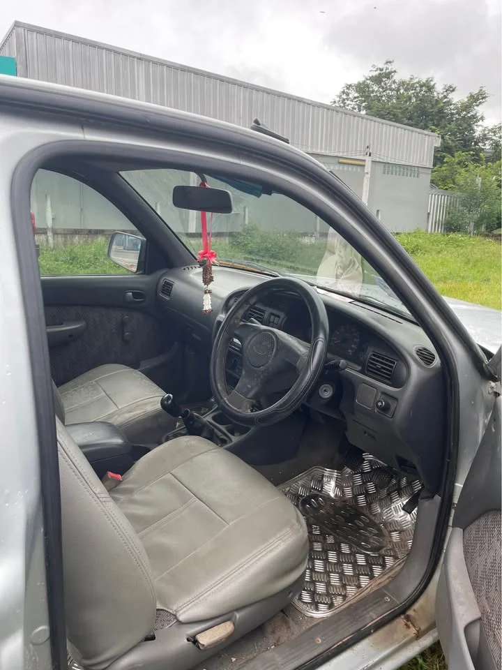 2005 Mazda 2500 Fighter V 2