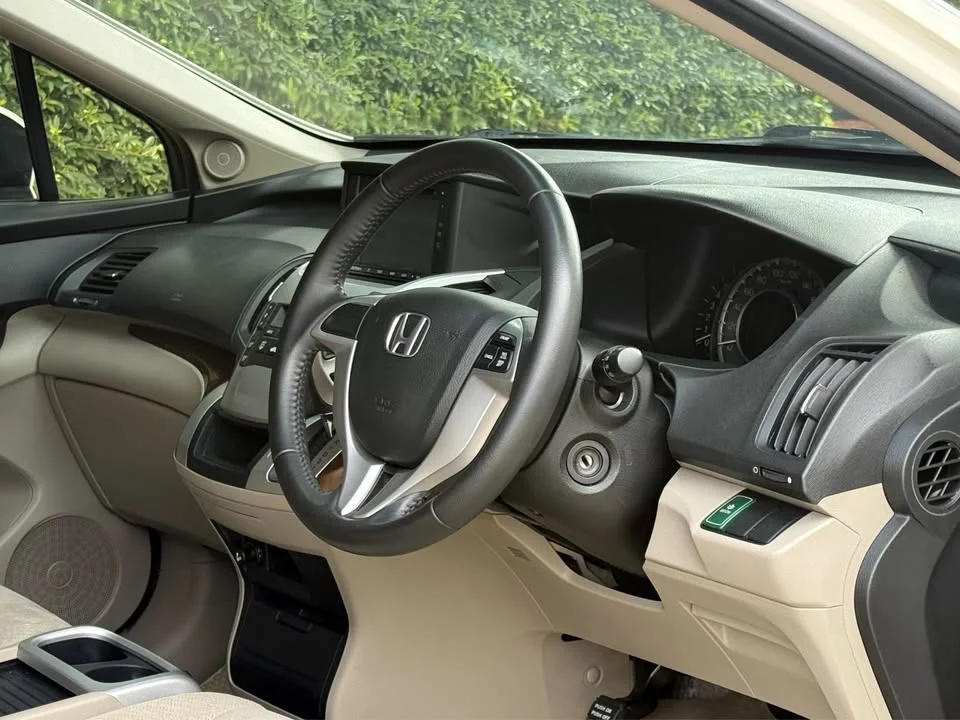 2013 Honda Odyssey IV 3