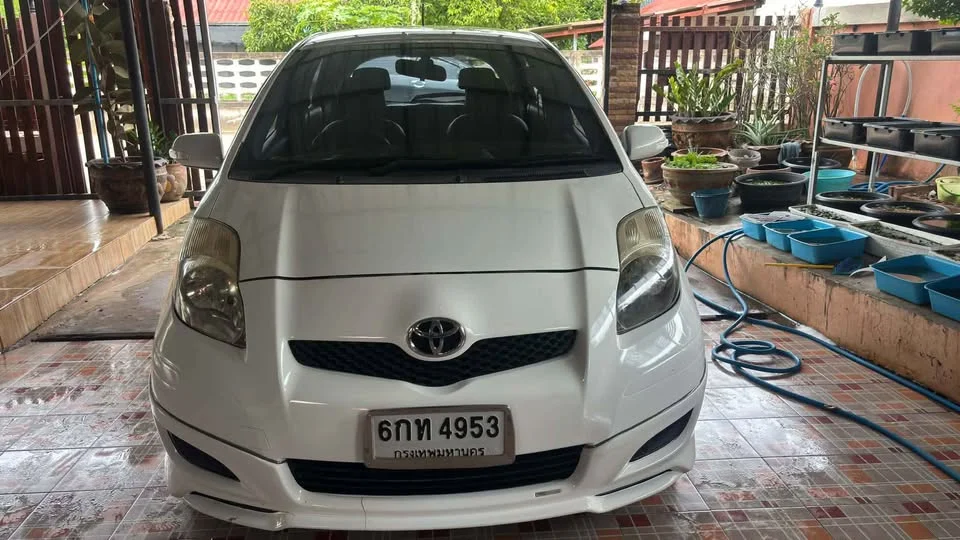 2010 Toyota Yaris II 3