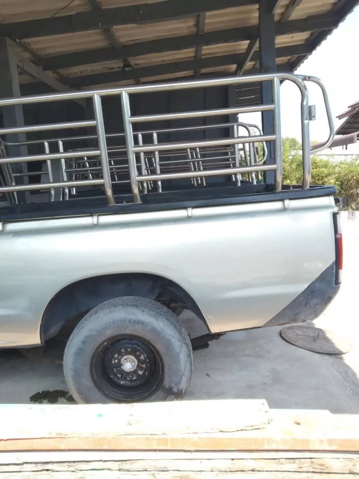 2003 Nissan Frontier I 3