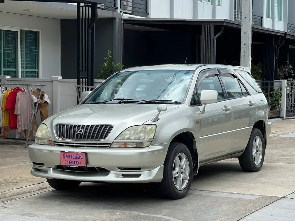 2000 Toyota Harrier I 2