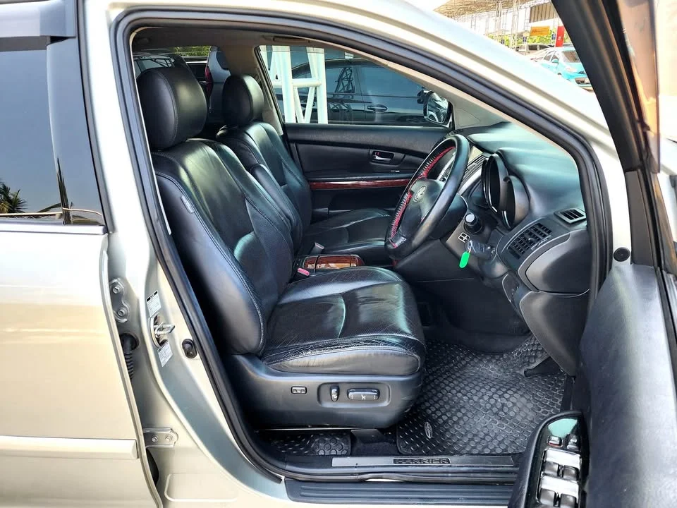 2005 Toyota Harrier II 2