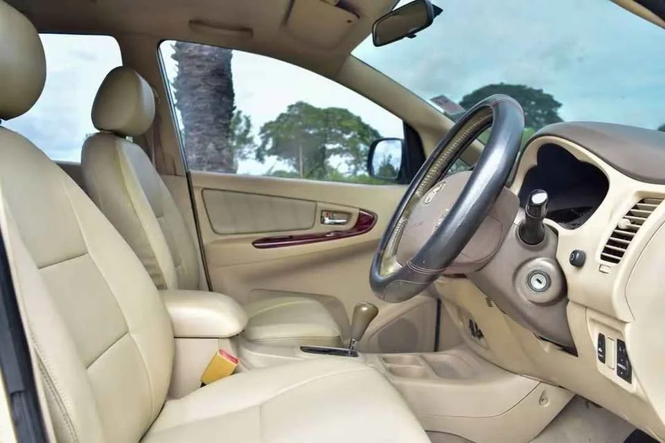 2005 Toyota Innova I 2