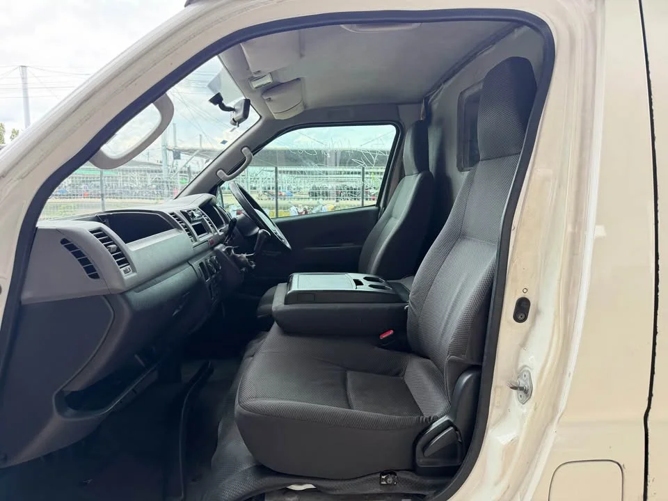2010 Toyota HiAce V (H200) 2