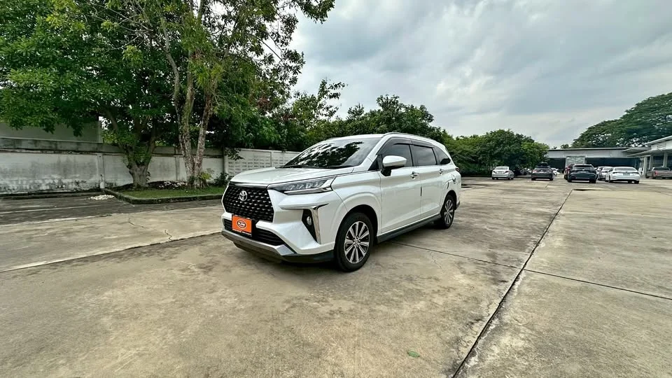 2023 Toyota Veloz III 2