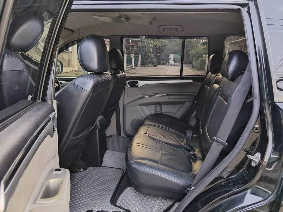 2012 Mitsubishi Pajero Sport II 2