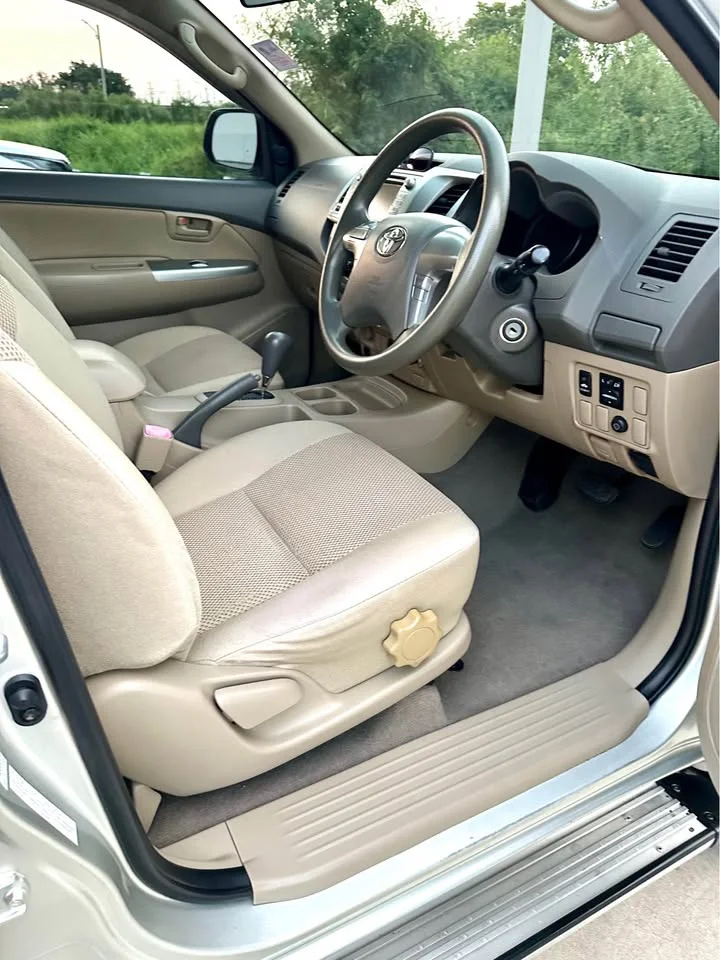 2013 Toyota Hilux VII 2
