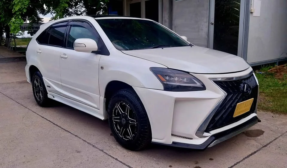 2004 Toyota Harrier II 2