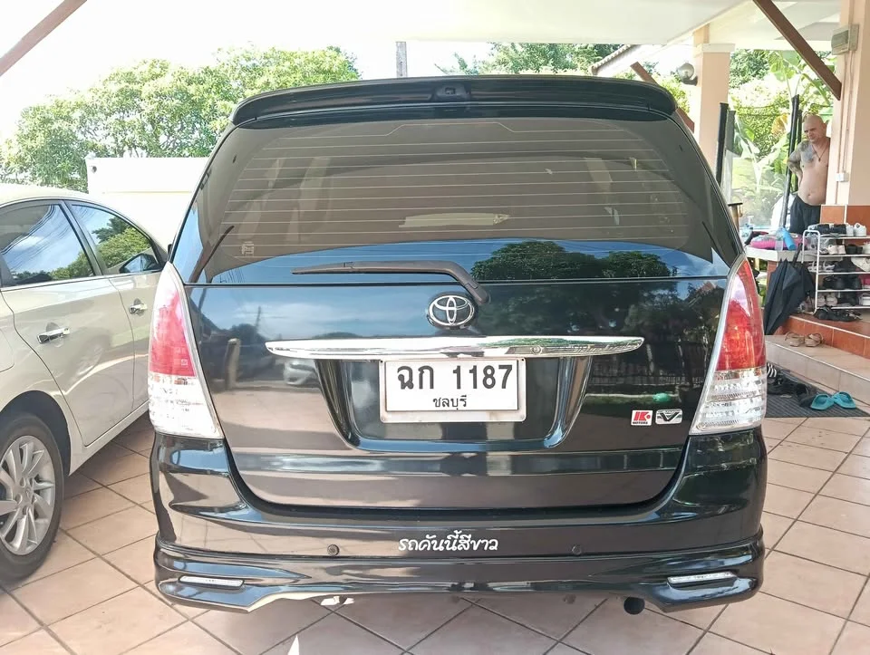 2009 Toyota Innova I 3