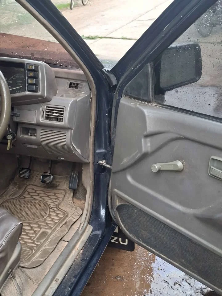 1991 Isuzu TFR III 3