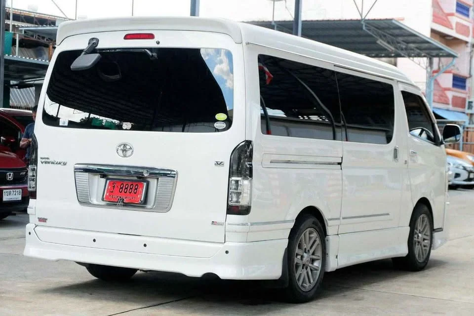 2011 Toyota HiAce V (H200) 2
