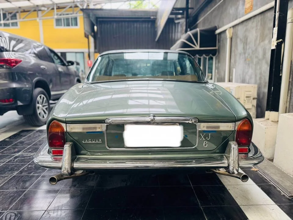 1975 Jaguar XJ Series II 3