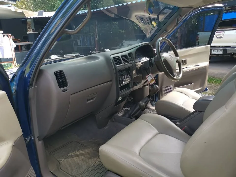 2004 Toyota Hilux Tiger VI 3