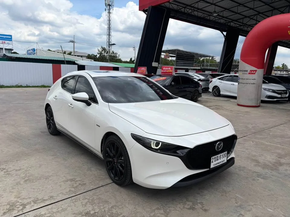 2021 Mazda 3 IV 3