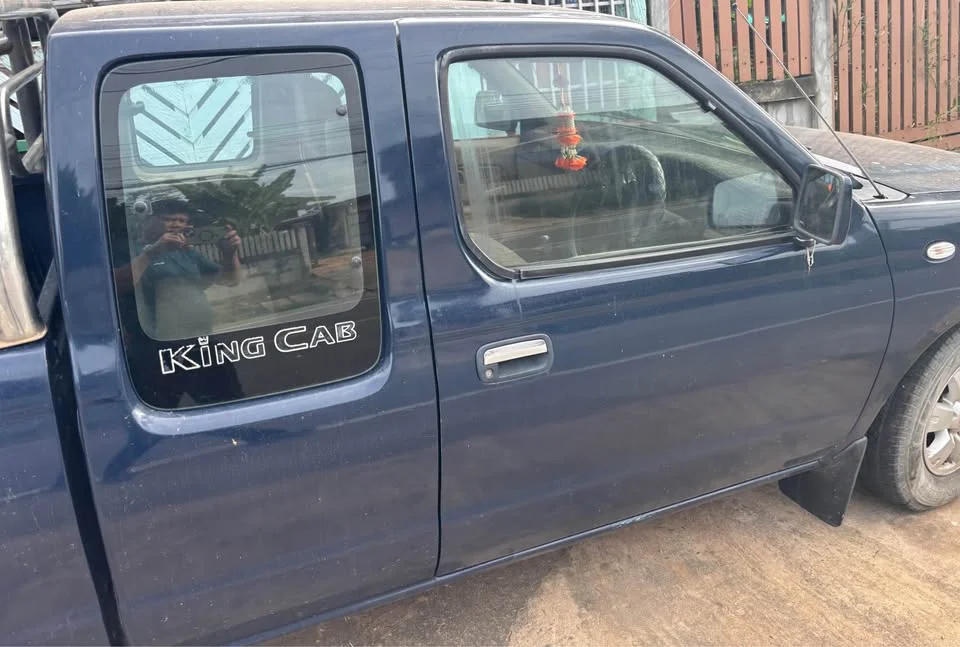 2004 Nissan Frontier I 2