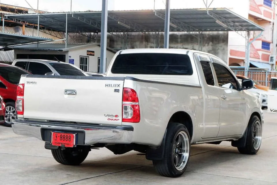 2013 Toyota Hilux VII 2