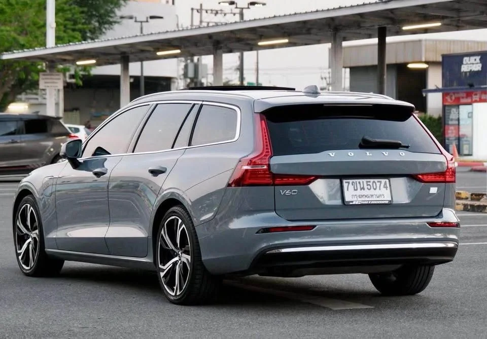 2023 Volvo V60 II 2