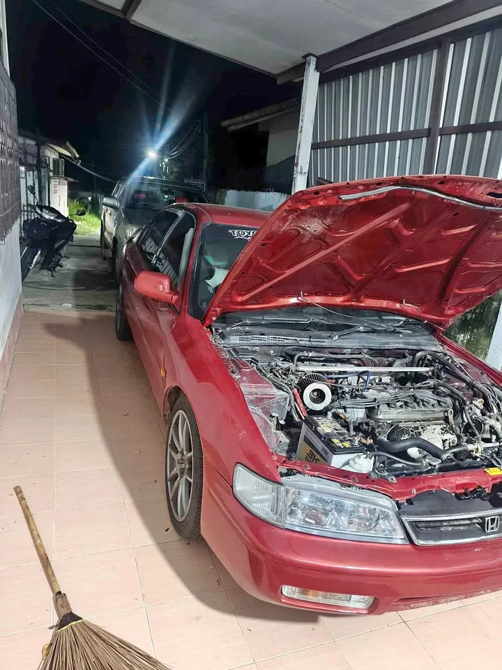 1995 Honda Accord V 2