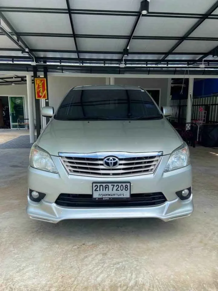 2013 Toyota Innova I 2