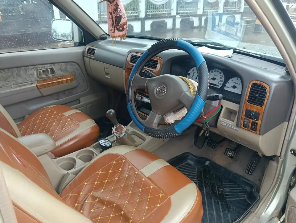 2002 Nissan Frontier I 3