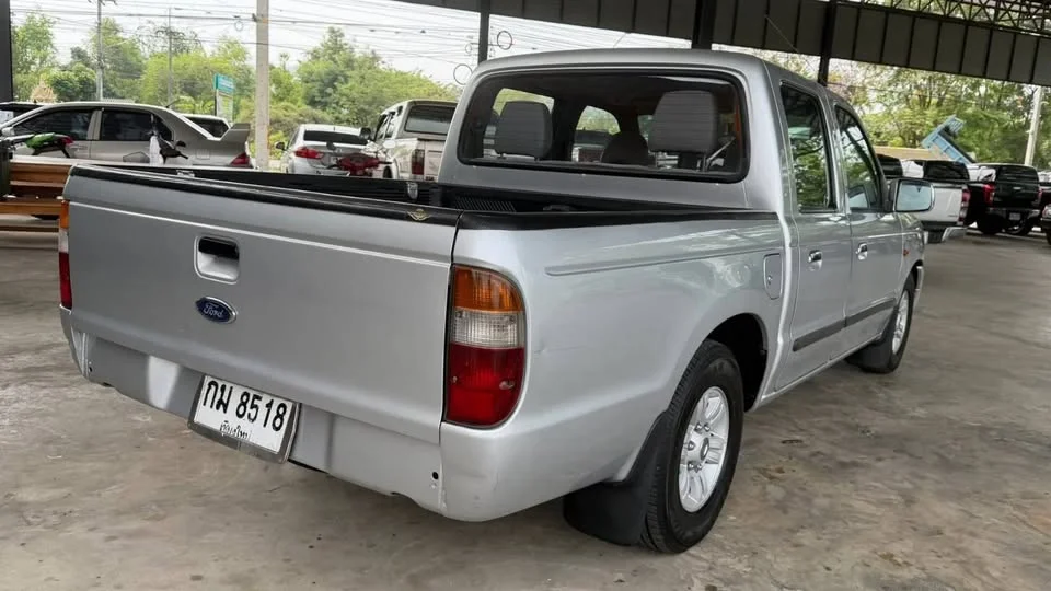 2004 Mazda 2500 Fighter V 2