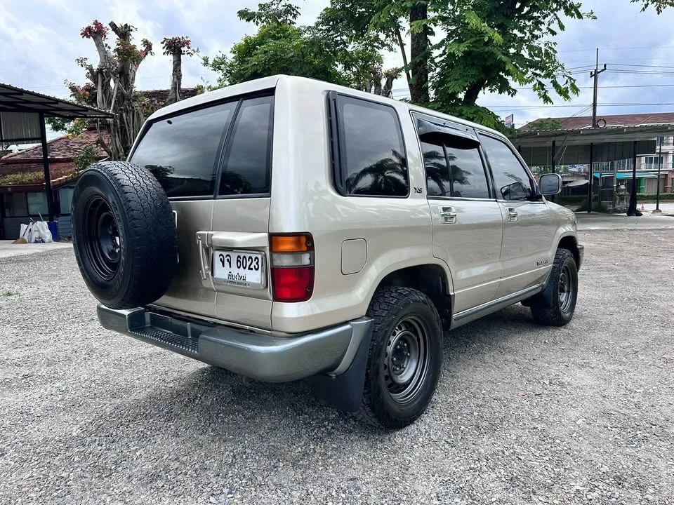 1995 Isuzu Trooper II 3