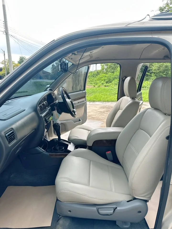 2003 Ford Everest I 3