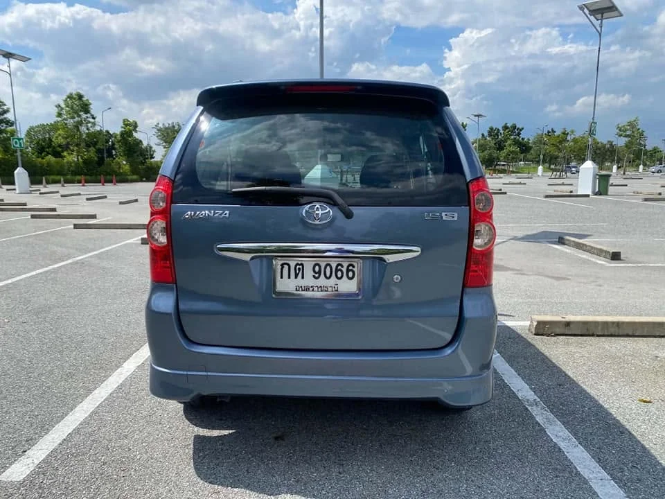 2010 Toyota Avanza I 2