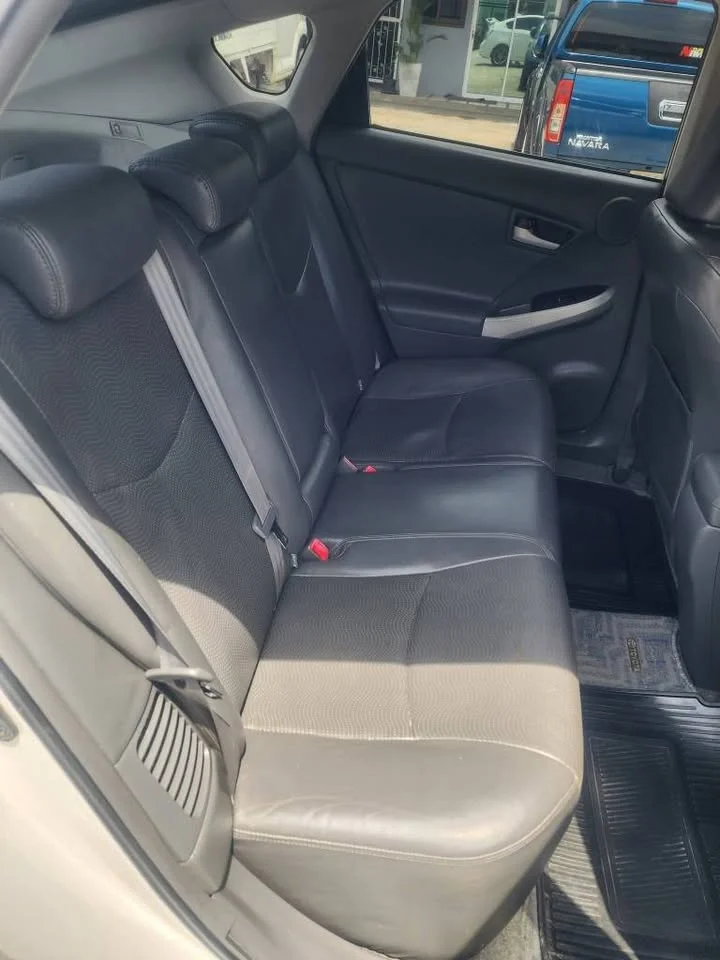 2011 Toyota Prius III 3