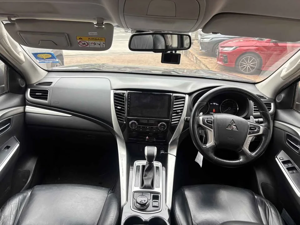 2015 Mitsubishi Pajero Sport III 3