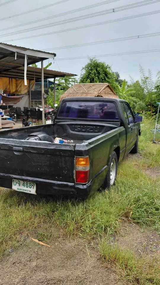 1997 Mitsubishi Triton II 3