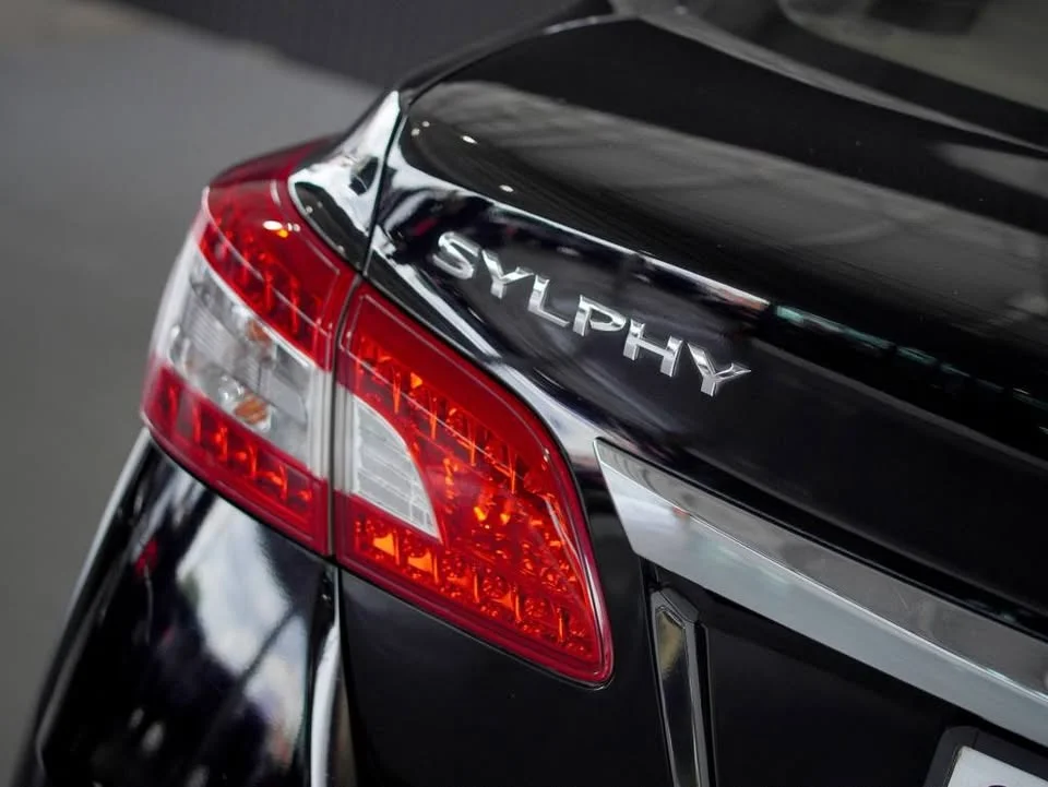 2013 Nissan Sylphy III (B17) 3