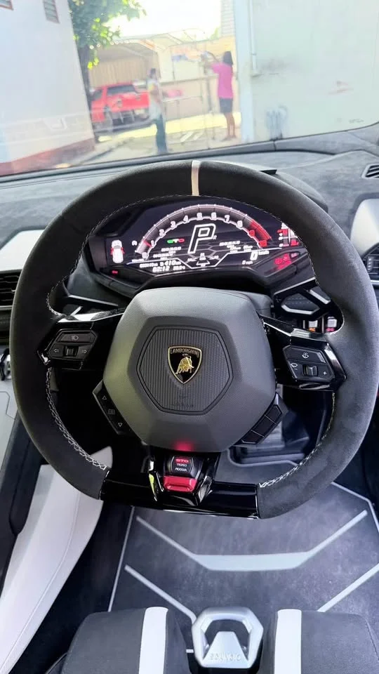 2022 Lamborghini Huracan 2
