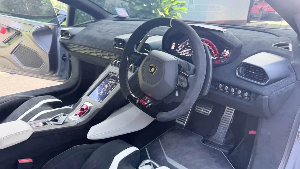 2022 Lamborghini Huracan 3