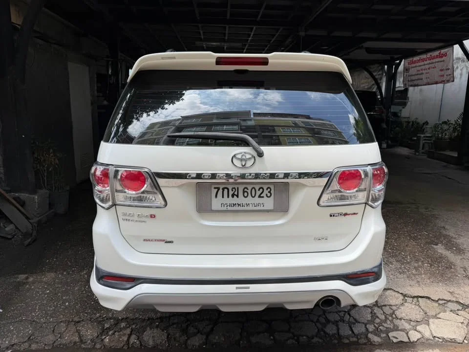 2013 Toyota Fortuner I 3