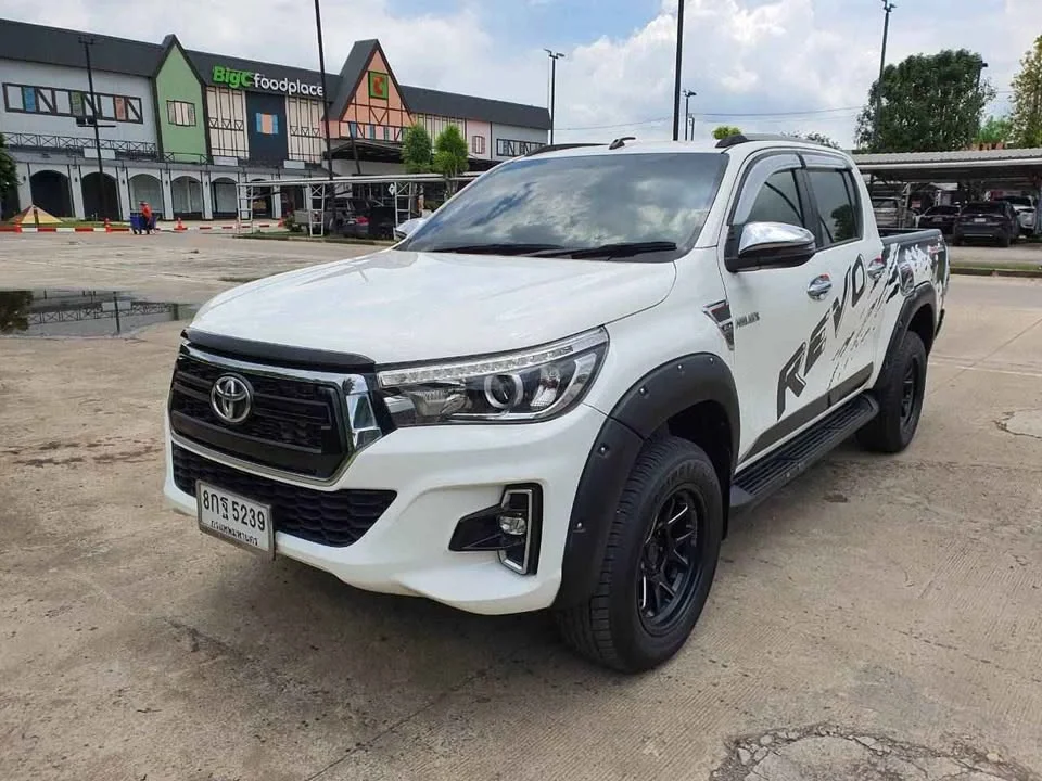 2019 Toyota Hilux VIII 2