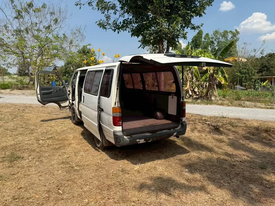 2001 Toyota Commuter IV (H100) 3