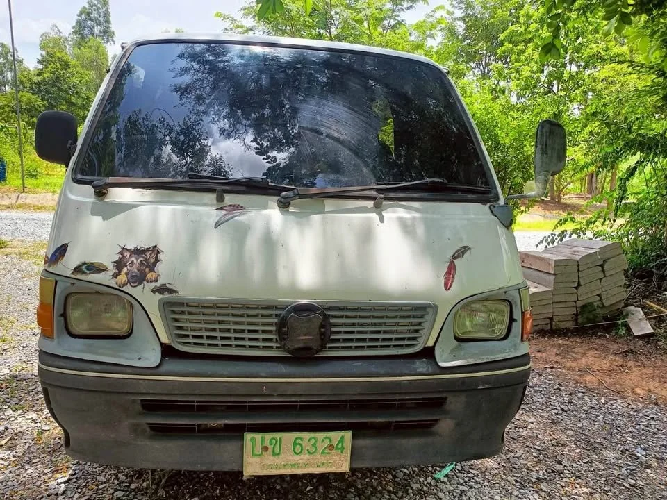 2001 Toyota Commuter IV (H100) 2
