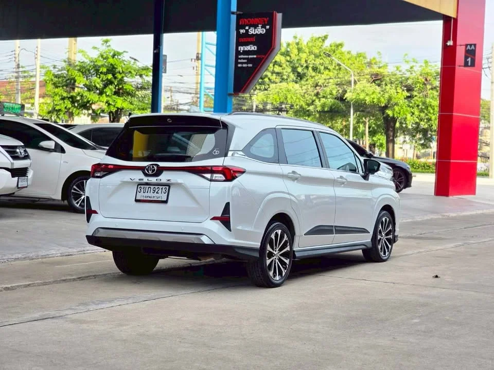 2022 Toyota Veloz III 2