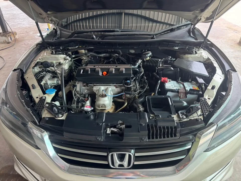 2016 Honda Accord IX 3