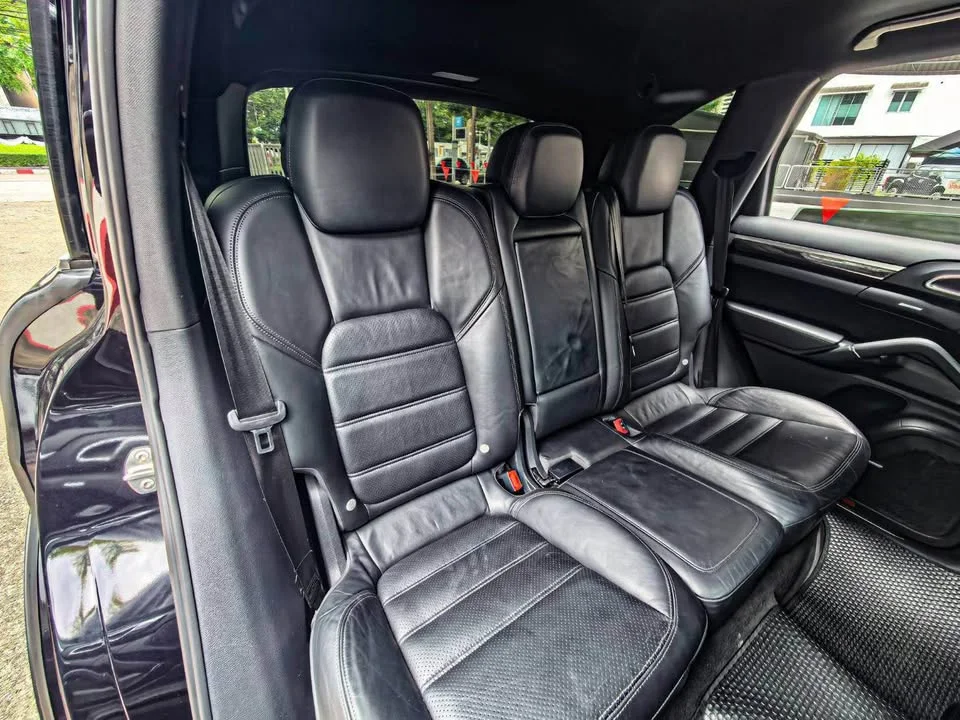 2010 Porsche Cayenne II 3